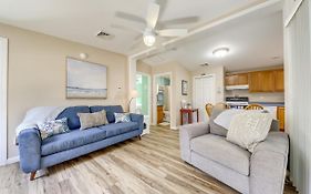 Charming Coastal Cottage With Pool Access!